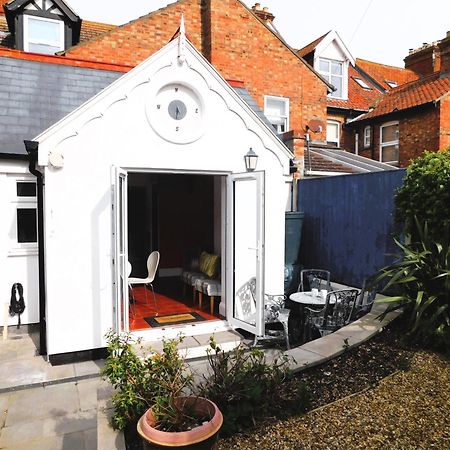 Salty Towers Villa Sheringham Exterior photo